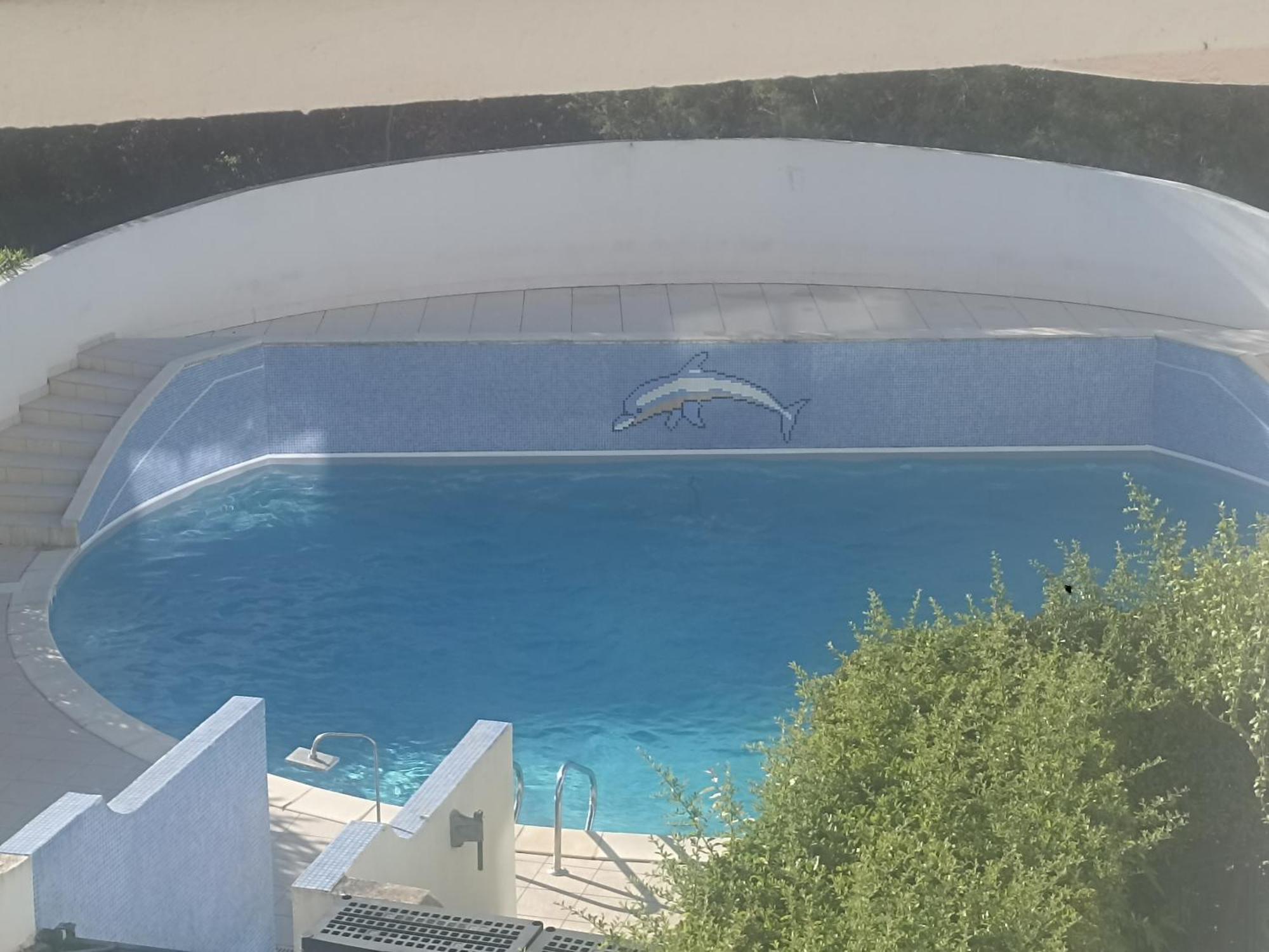 Joli Avec Piscine A 200m De La Parking Prive *